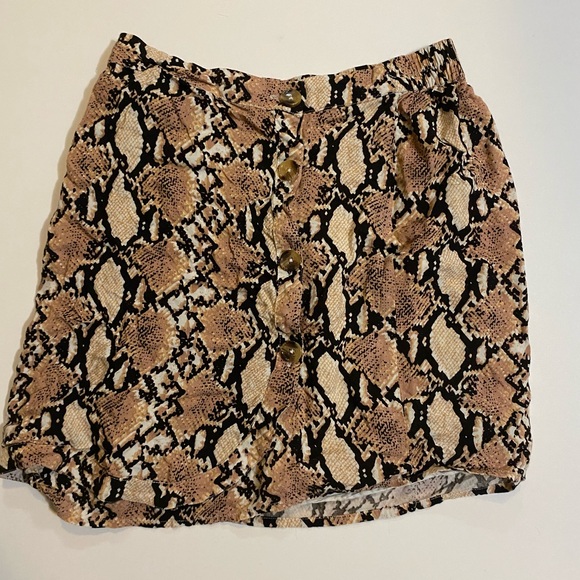 pink snakeskin pattern skirt - Picture 2 of 4